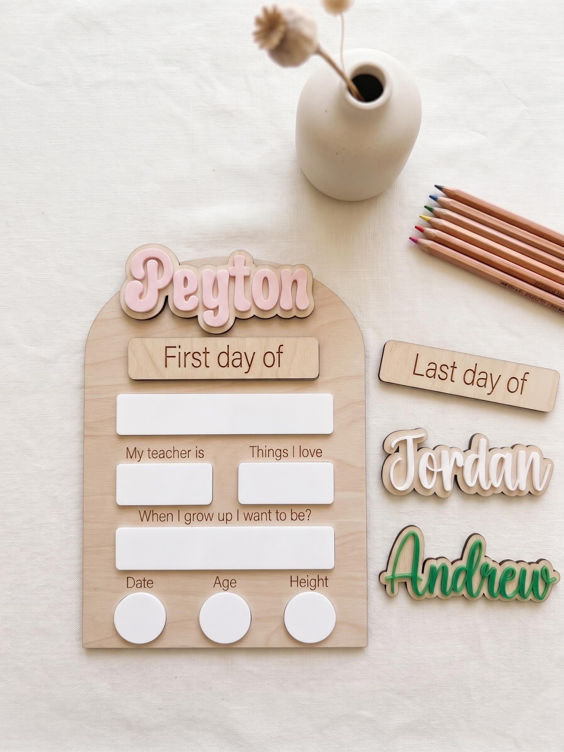 Personalised First Day of School Board, Interchangeable Arch Milestone Sign with Name Plaque, Reusable Back to School Photo Prop